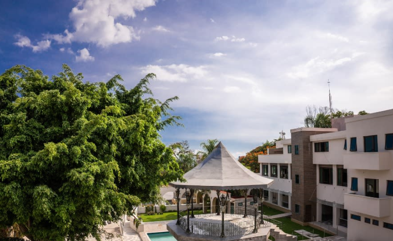 Los Cisnes Senior Living
